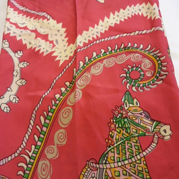 Infinity  Scarf - Picture 4 of 5